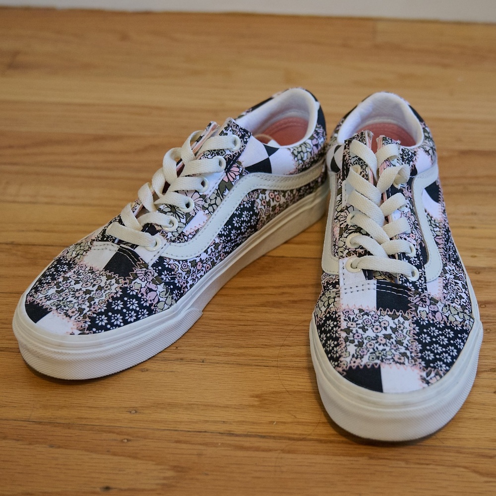 VANS Old Skool Patchwork Sneakers Floral, Size 7